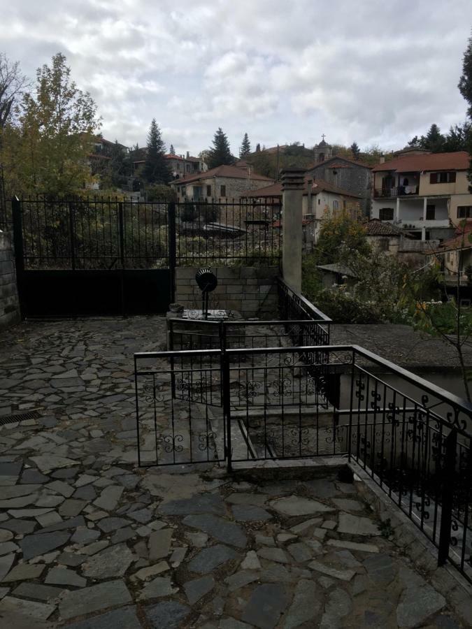 Hotel Vitina'S Little House Esterno foto