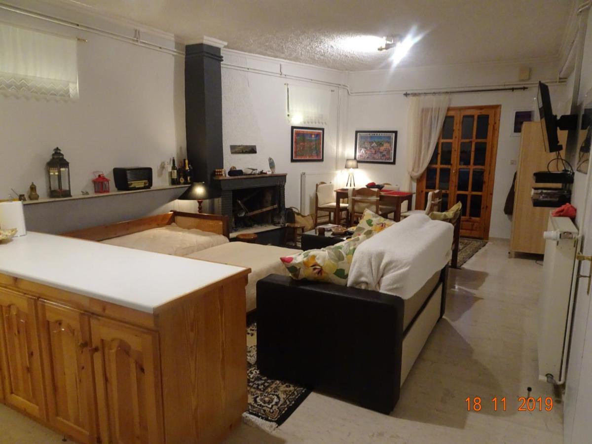 Hotel Vitina'S Little House Esterno foto